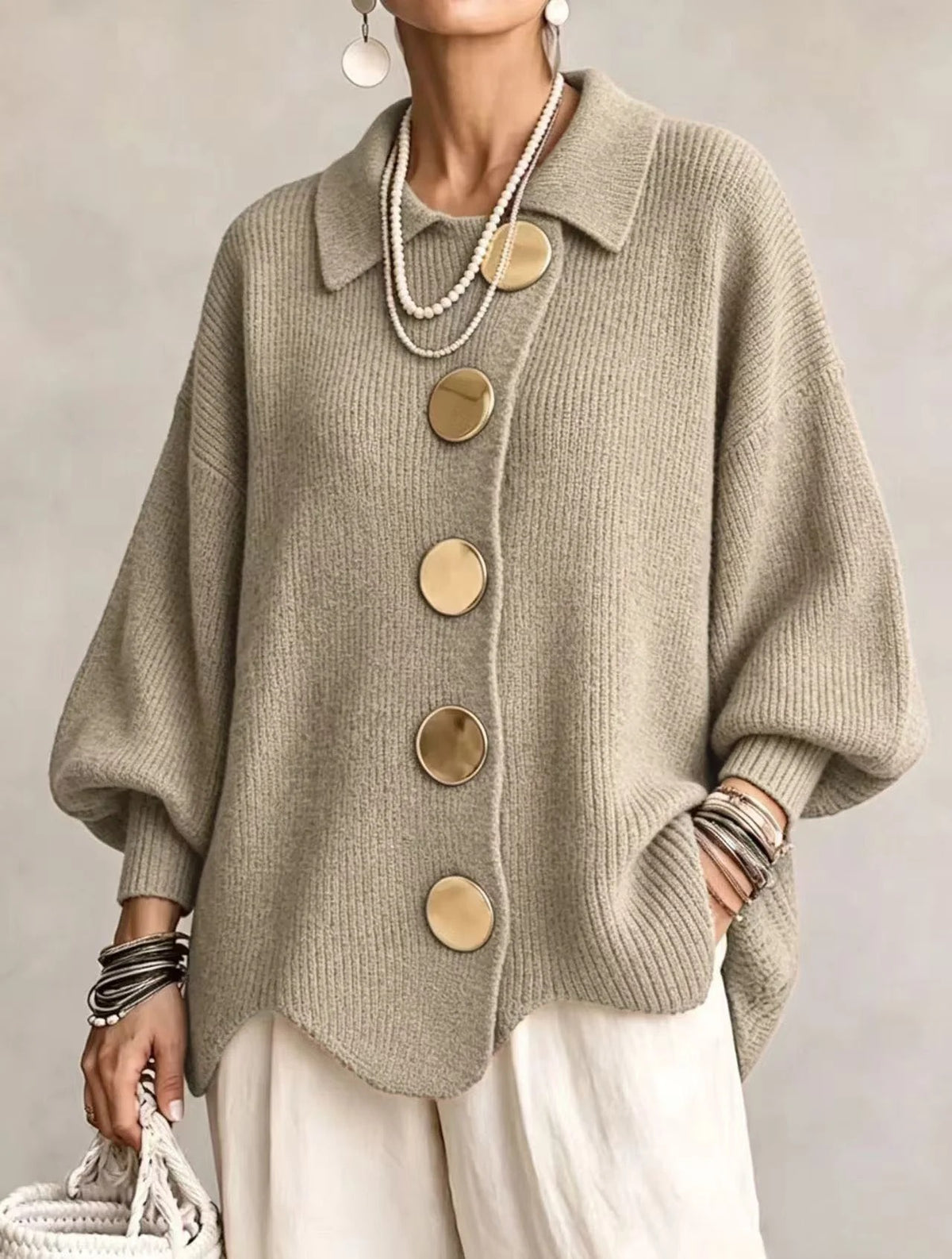 Cárdigan oversize con cuello y botones grandes metálicos