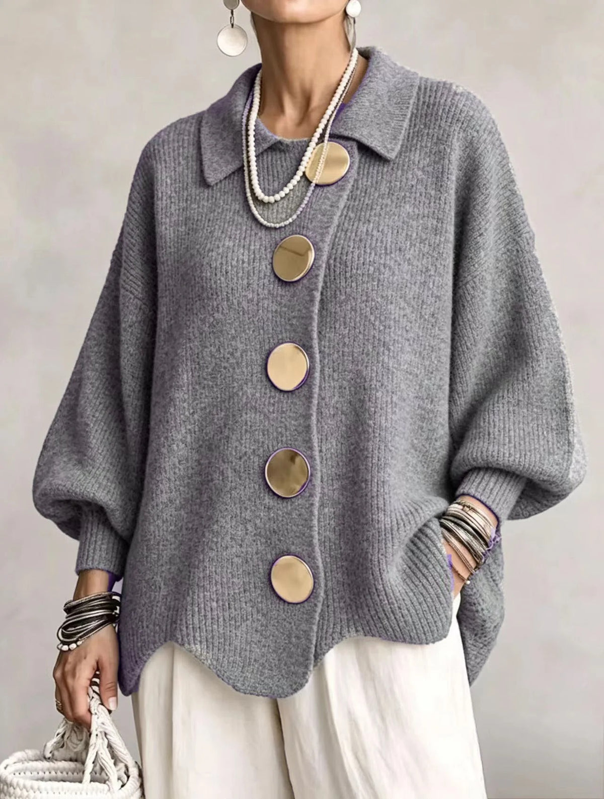 Cárdigan oversize con cuello y botones grandes metálicos