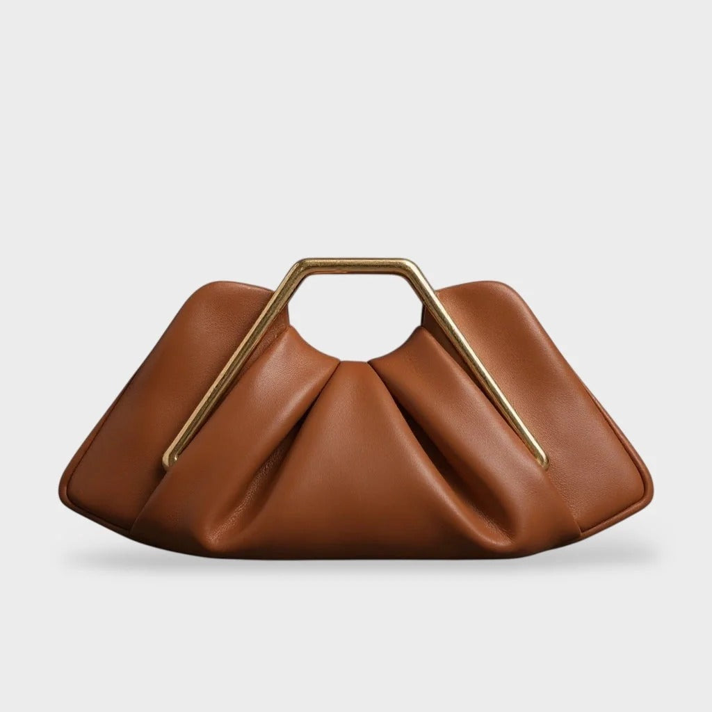 Ale | Bolso Clutch Plisado con Asa Dorada