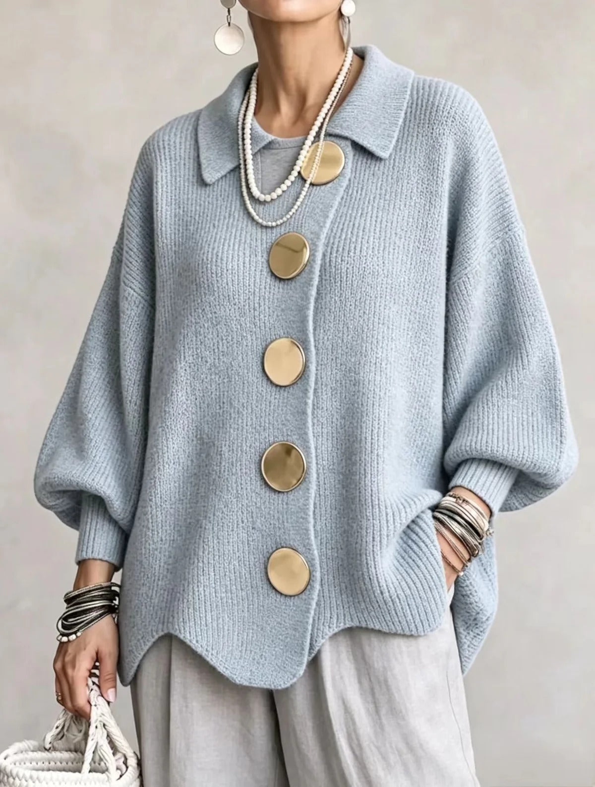Cárdigan oversize con cuello y botones grandes metálicos