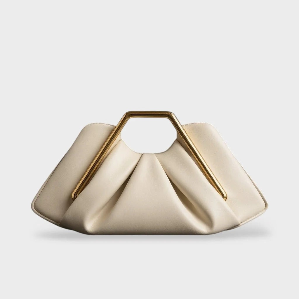 Ale | Bolso Clutch Plisado con Asa Dorada