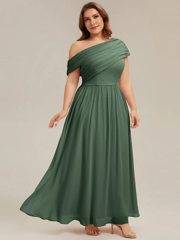 Sandra - Vestido largo asimétrico sin tirantes de corte A con detalle fruncido
