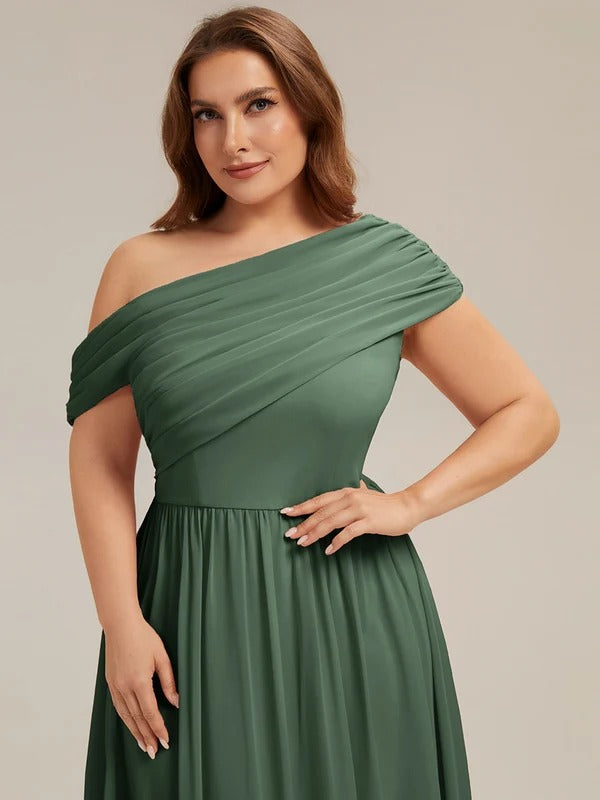 Sandra - Vestido largo asimétrico sin tirantes de corte A con detalle fruncido