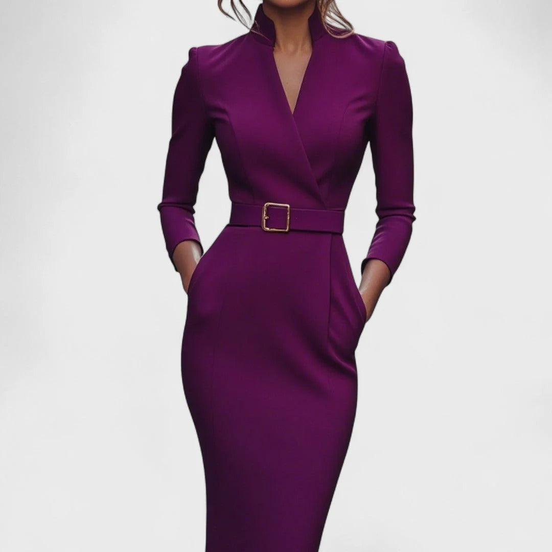 Vestido elegante para mujer con cinturón.