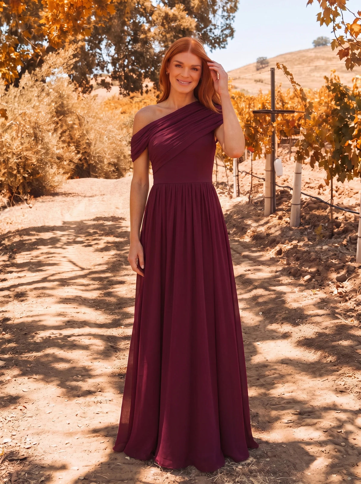 Sandra - Vestido largo asimétrico sin tirantes de corte A con detalle fruncido
