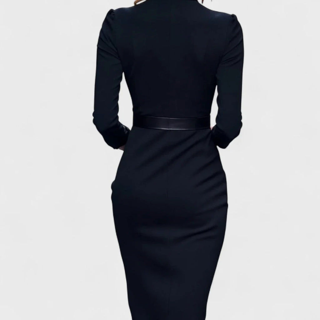 Vestido elegante para mujer con cinturón.