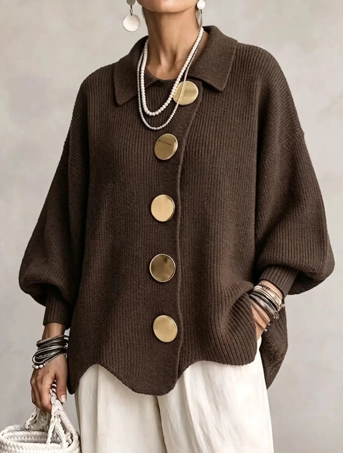Cárdigan oversize con cuello y botones grandes metálicos