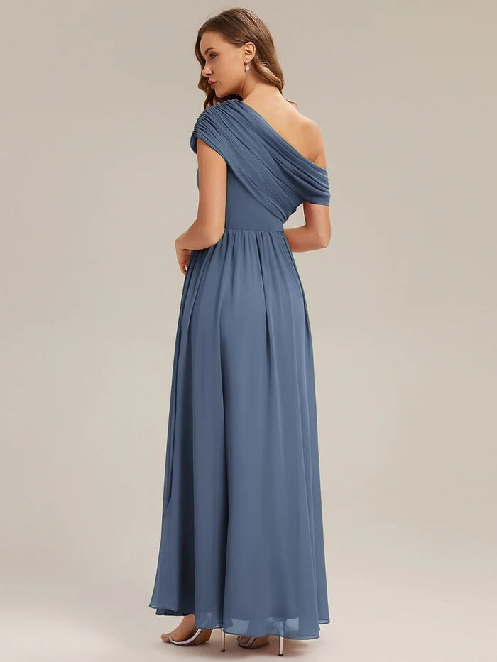 Sandra - Vestido largo asimétrico sin tirantes de corte A con detalle fruncido