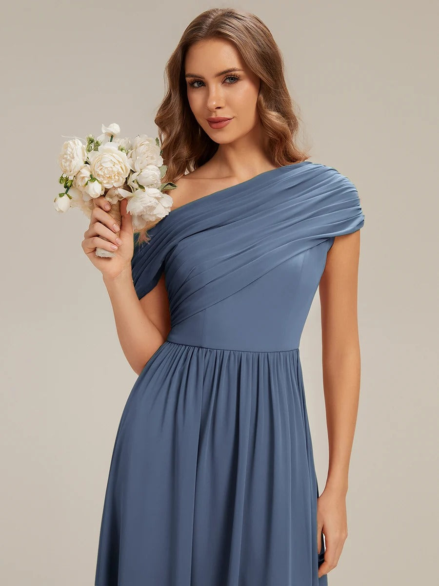 Sandra - Vestido largo asimétrico sin tirantes de corte A con detalle fruncido