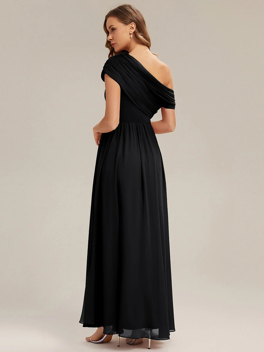 Sandra - Vestido largo asimétrico sin tirantes de corte A con detalle fruncido