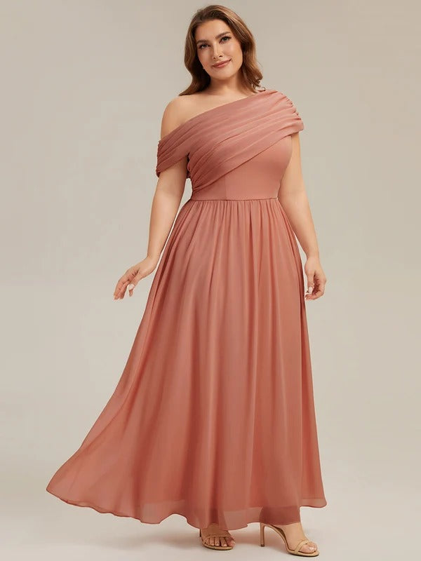 Sandra - Vestido largo asimétrico sin tirantes de corte A con detalle fruncido
